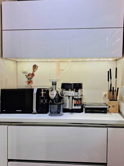 Продава се Тристаен апартамент в Пловдив, Гагарин - 93 кв.м за 1818 €/кв.м - Снимка #2