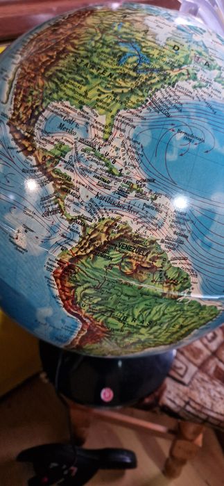 Vând glob pământesc cu bec tip didactic