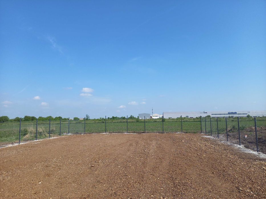 Vand sau inchiriez teren langa aeroport