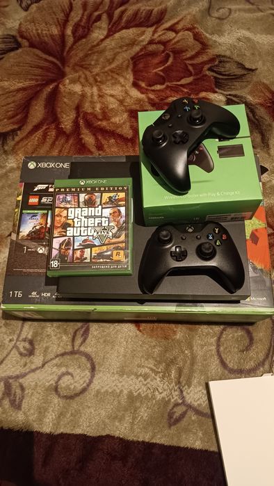 Xbox one x в хорошем состоянии