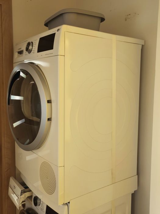 Uscător rufe Bosch 9 kg, pompă de căldură, A++, WiFi, AutoDry – stare foarte bună
