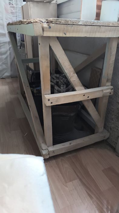Продам флягу б.у и стулья крепкие