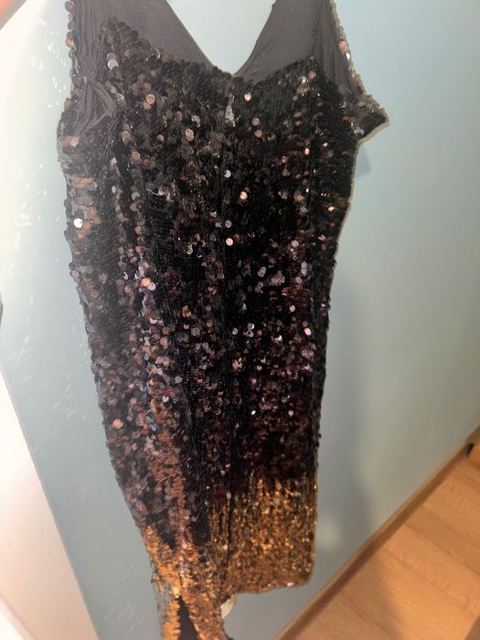 Бляскава рокля HM