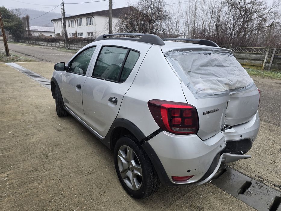 Dacia Sandero Stepway 2018 0.9 TCE 68 mii km usor avariat