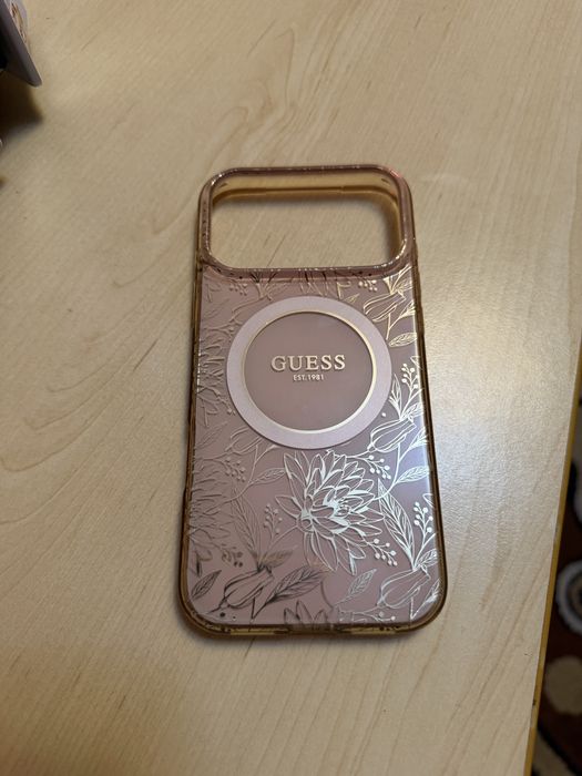 vand husa iphone 17 pro max cu maxseif