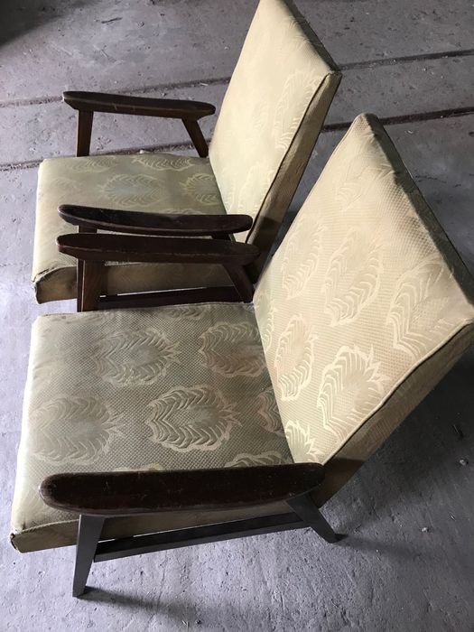 4 scaune sau 2 fotolii vechi / vintage / retro din lemn masiv