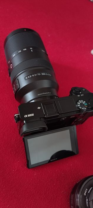 Sony A6000 + Sony E  70-350mm  G OSS + Sony E 50 F1,8 + Sony 16-50 OSS