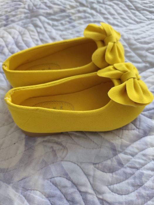 Pantofi catifelați, noi, mărime 24