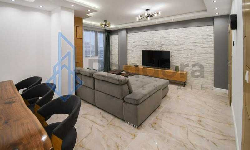 Дава се под наем Четиристаен апартамент в София, Младост 4 - 145 кв.м за 1100 € - Снимка #1