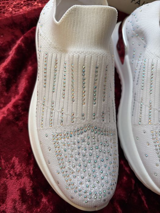 Sneakers/ pantofi comozi- 39