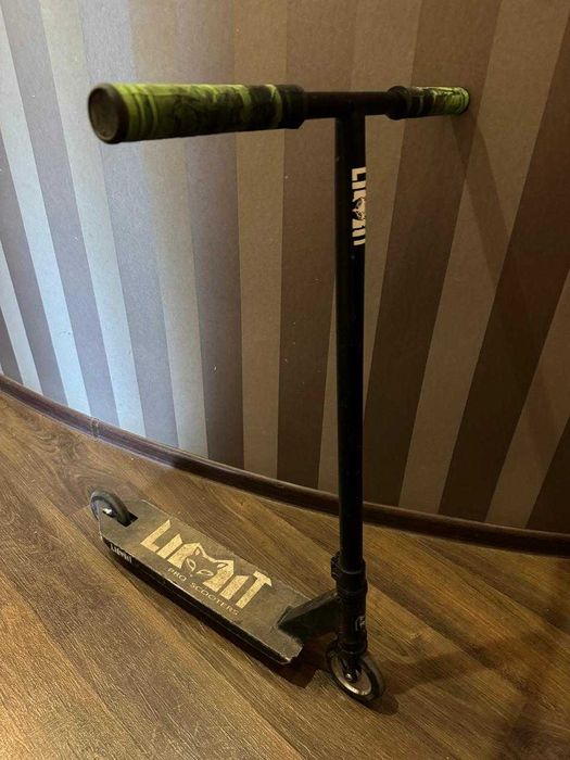 Трюковой самокат Limit Pro Scooters