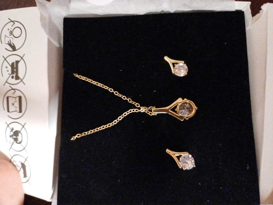 Скъп и луксозен комплект обеци и колие ,,Oriflame''