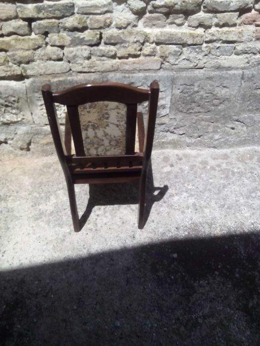 стол. дърво масив, тапицерия