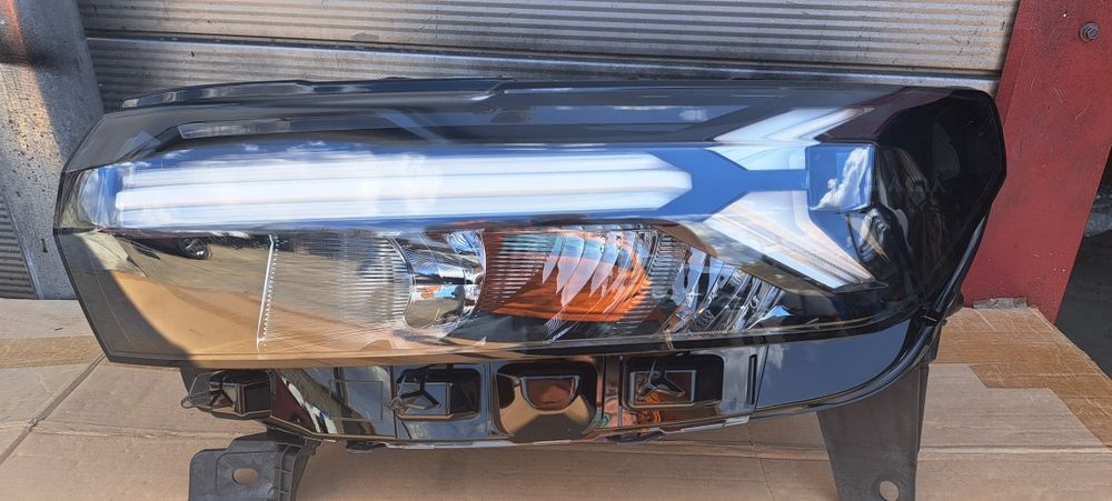 Far stanga led Dacia Duster 3