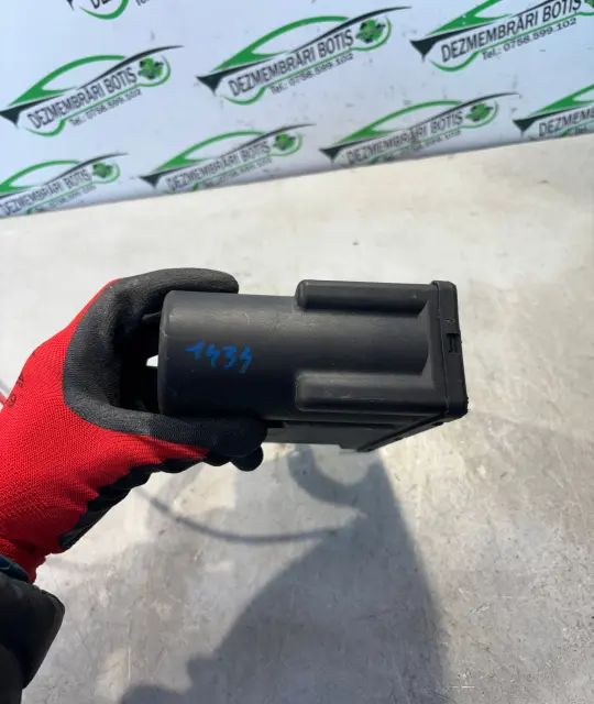 Pompa vacuum inchidere Audi A4 1996 1.6 MT (101 hp)