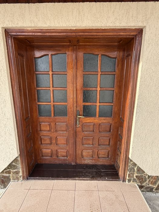 Vand usi stejar cu toc si ferestre