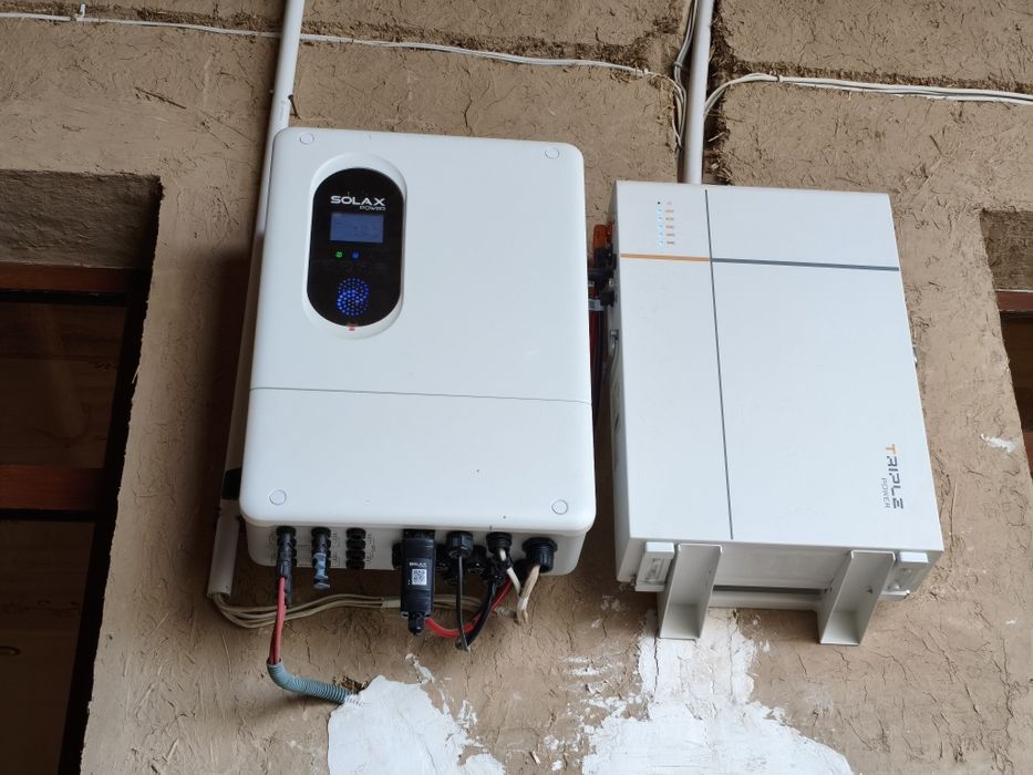 Quyosh panellari.  Солничный панел.