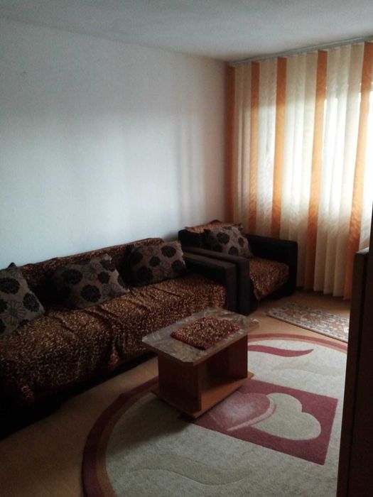Ofer spre inchiriere apartament doua camere zona piata aurora
