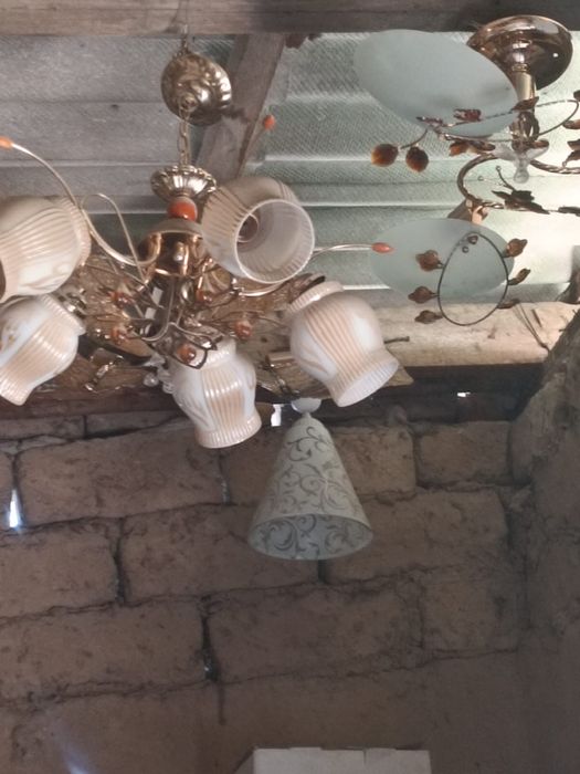 ……………………………………..