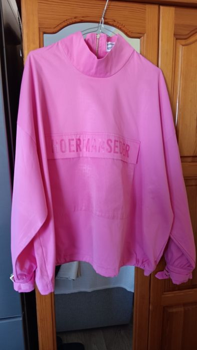 Розова ветровка Hoermanseder