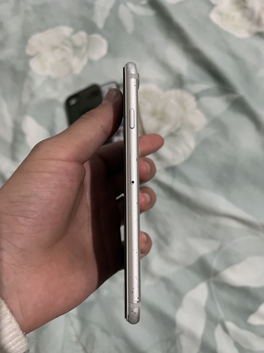 iPhone 7 silver. Holati yaxshi