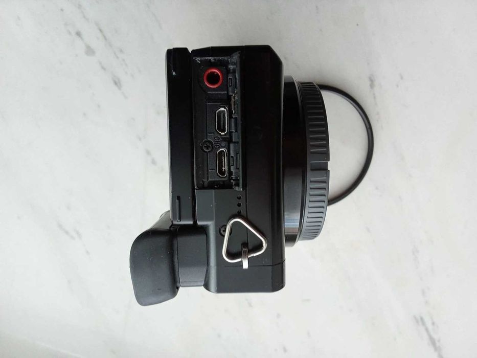 Sony A6100 тяло.