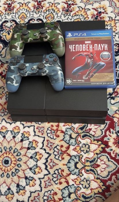 Срочно Продаю PlayStation 4 с 2 джостиками(новые)