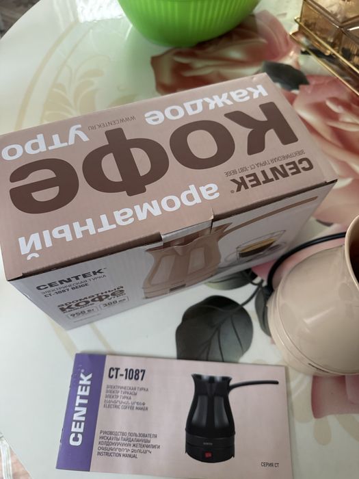 Продам электрическую кофеварку
