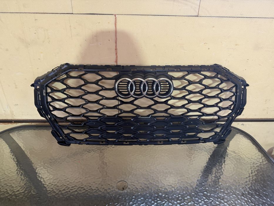 Grila radiator Audi Q3 s line