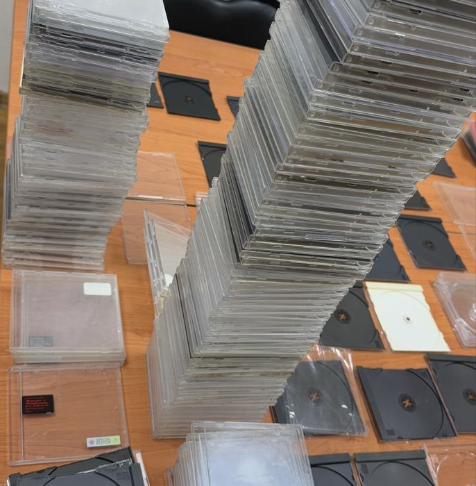 коробки CD дисков  б/у и новые