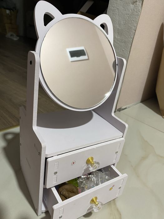 Мини комод с зеркалом