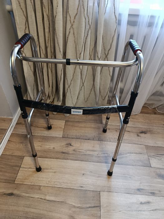 Продам ходунки новые