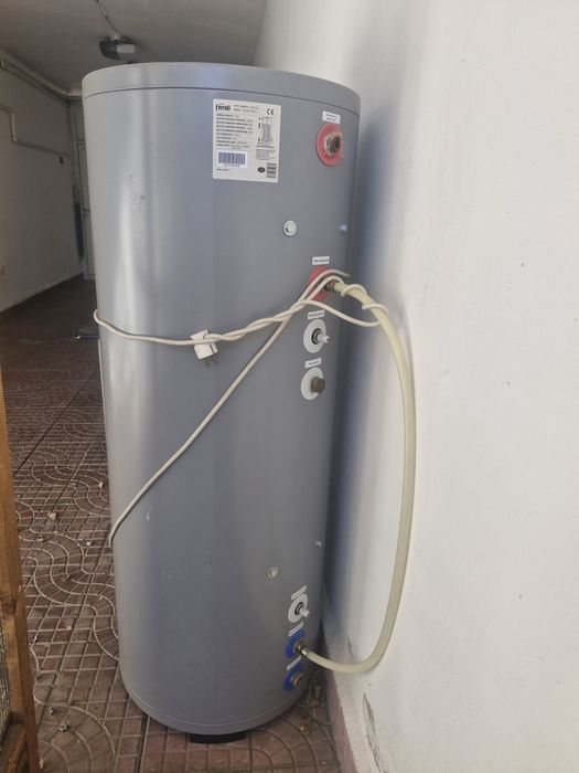 Vând boiler Ferroli 173 l