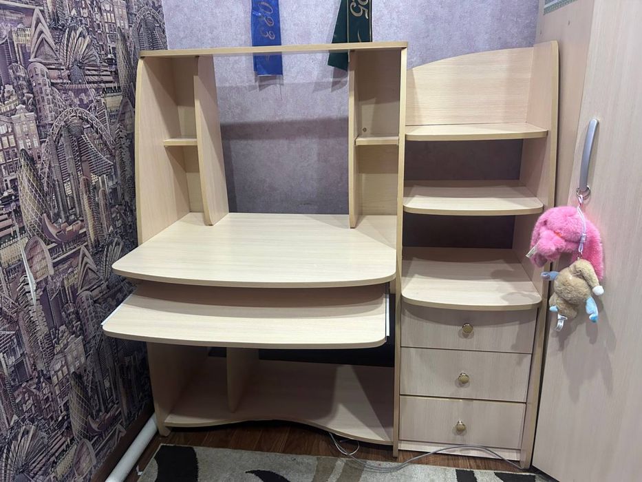 Компьютерный стол вайбовый