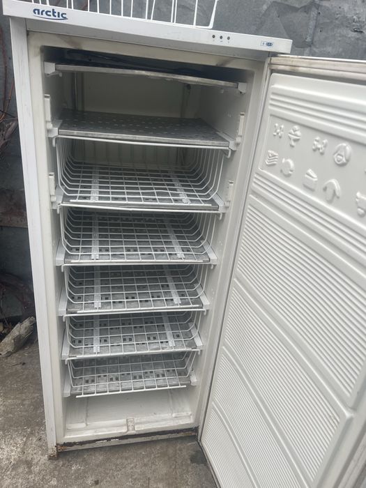 Vand congelator in stare foarte buna il vand deoarece mi am achizitionat altul