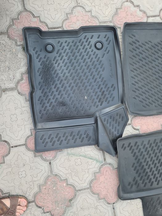 Коврики на лада веста