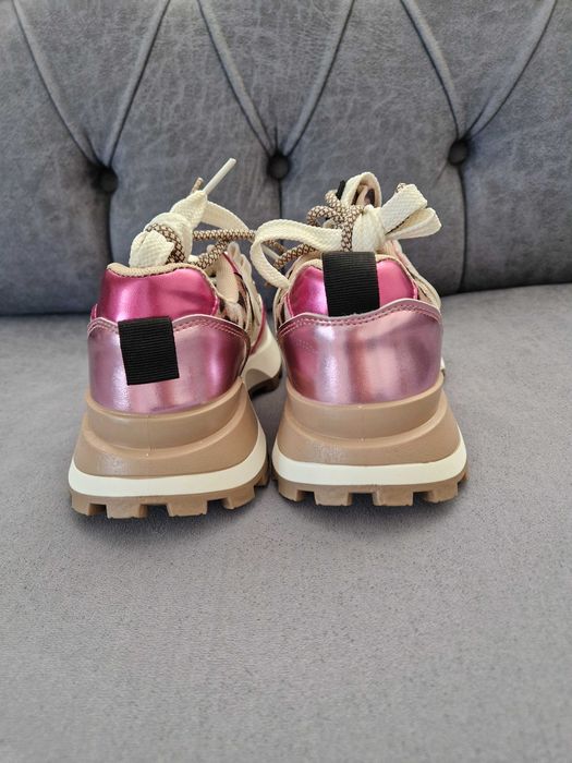 Нови сникърси 37н.