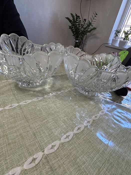 Продам  хрустальные вазы