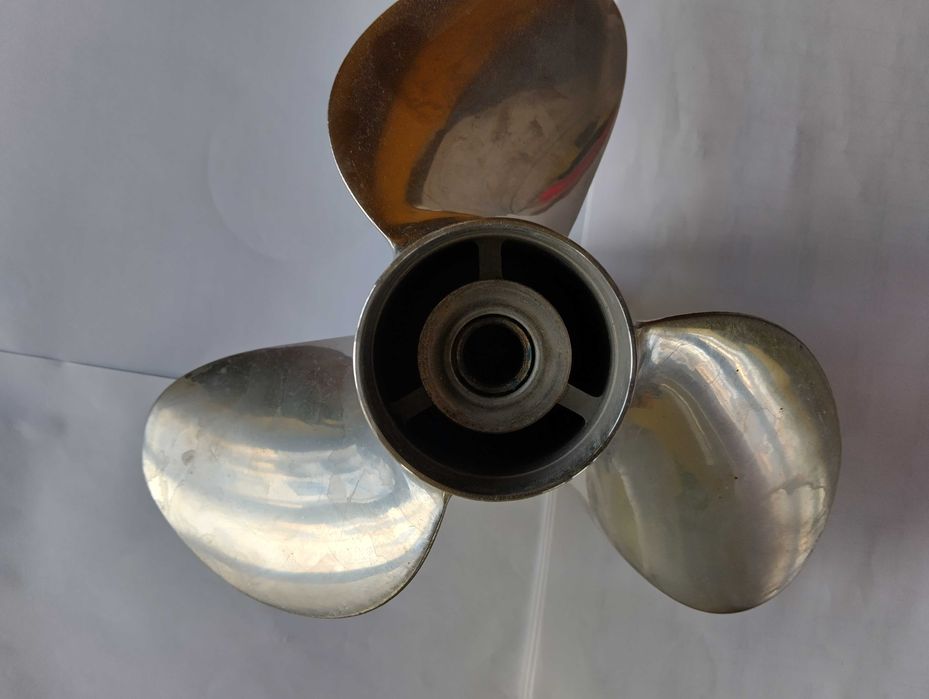 Продавам винт от неръждаемата стромана.