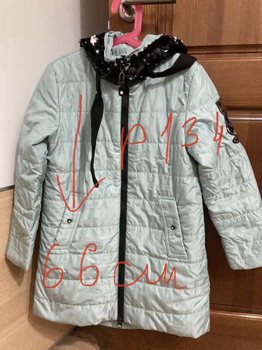 Продам куртки для девочек