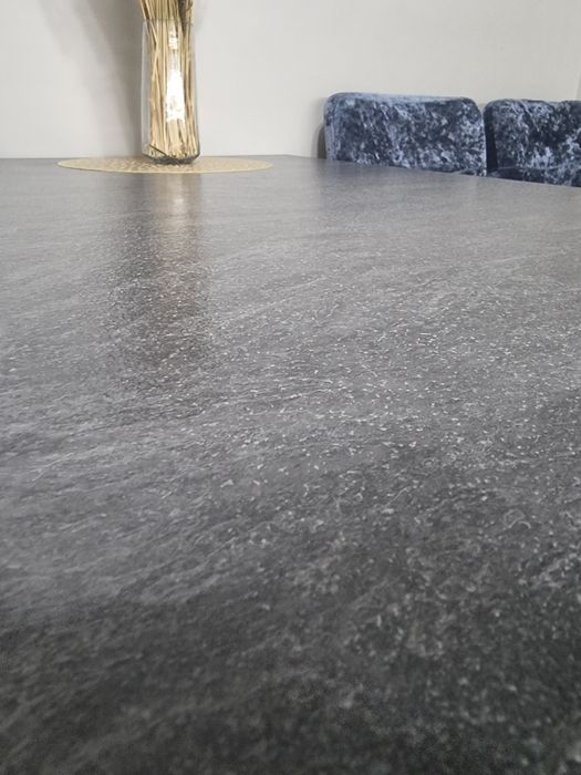 Стол со стульями кухонный