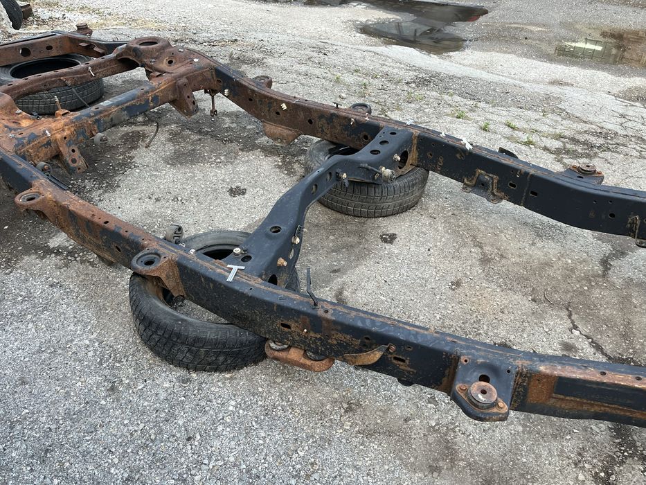 Шаси за Toyota Land Cruiser 100