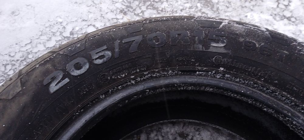 Резина 205/70 Р15.