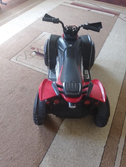 Детская машинка...