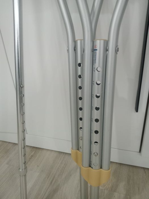 Продам костыль тростик