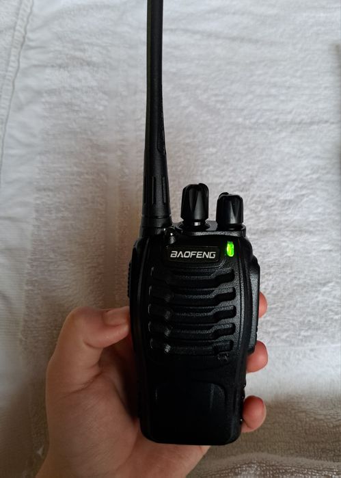 Радийна станция от 8 части ( уоки токи)