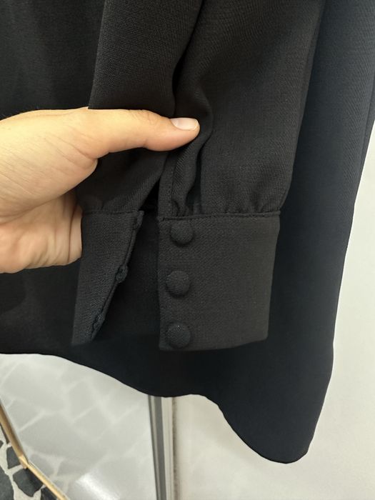 Rochie neagra H&M cu umeri bufanti