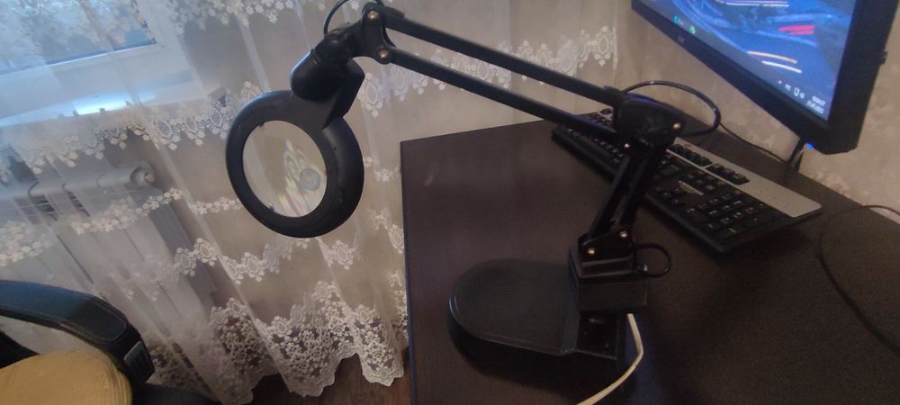 Продам лупу с кольцевой подсветкой