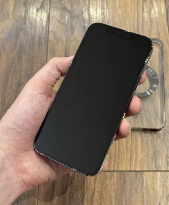 Продам Iphone 12 pro