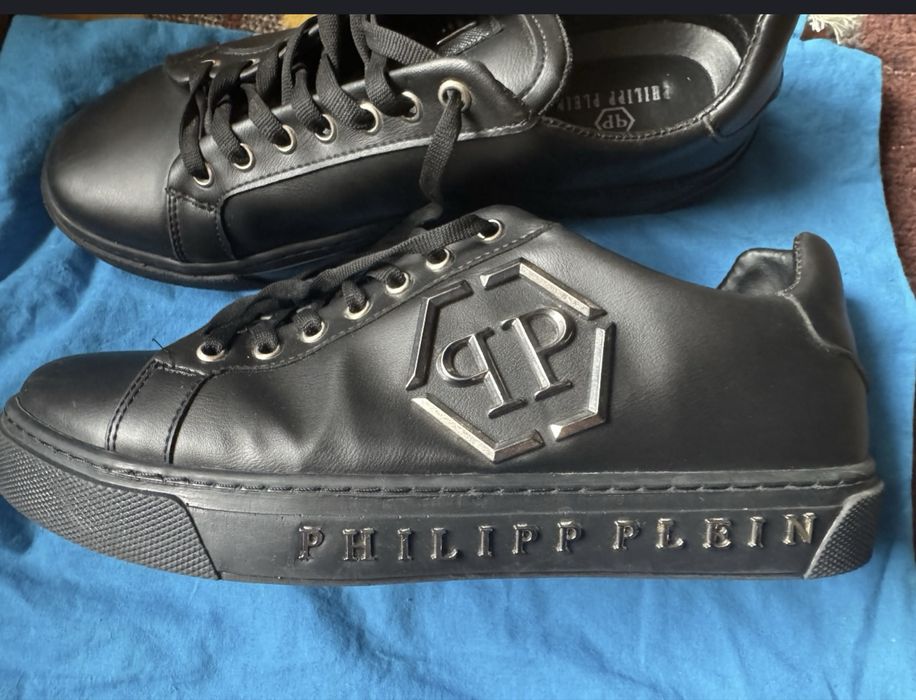 Adidasi Philip Plein purtati o singura data